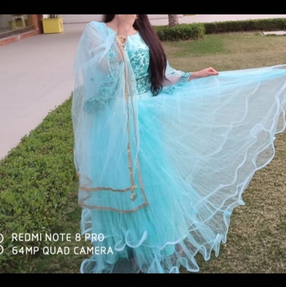 Crop top - Picture 3 of 12